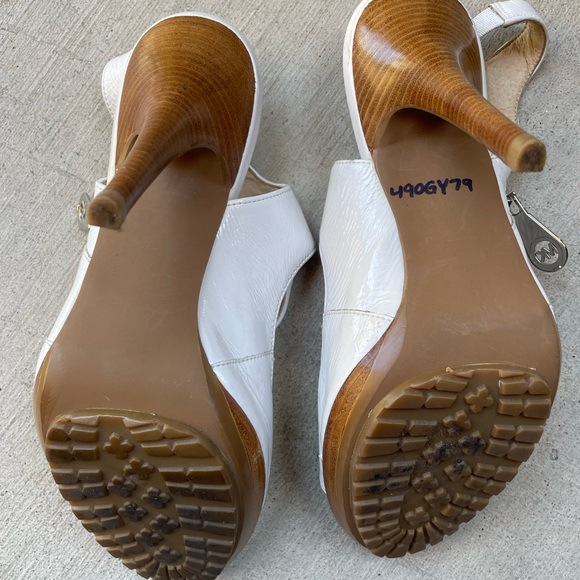 Michael Kors white size 9 ankle heels - Picture 14 of 16